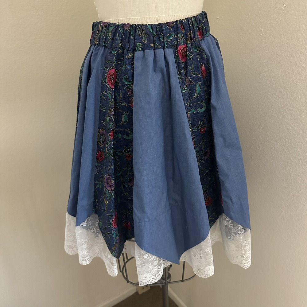 Mondiki Square Dance Skirt Womens Small Blue Floral Lace Trim Handkerchief Hem